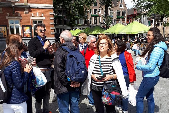 Historical tour of Amsterdam with Italian guide - The flower market and Amsterdam’s everyday character