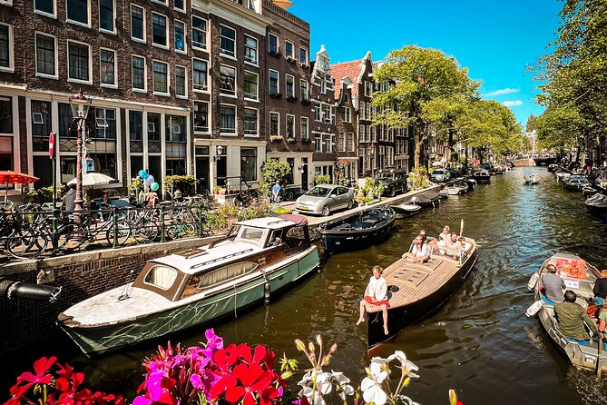 Humans of Amsterdam: Cultural Walking Tour incl. meeting 2 locals - Finishing at Brouwerij de Prael