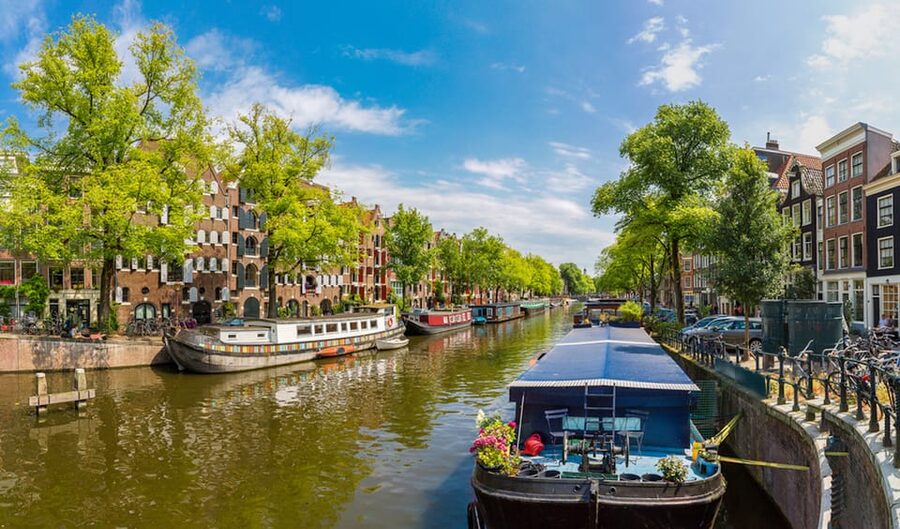 Jordaan, Anne Frank and Leidseplein tour in English - Amsterdam’s Canal Ring and 17th-century wealth