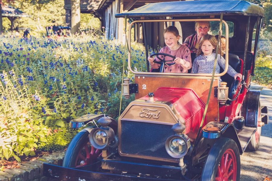 Kaatsheuvel: Efteling Theme Park Day Admission Ticket - Food, prices, and how long to stay