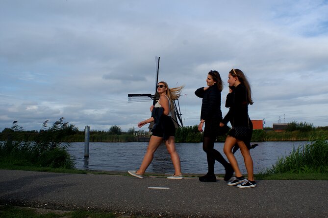 Kinderdijk Bike Tour - Why Kinderdijk works better on two wheels