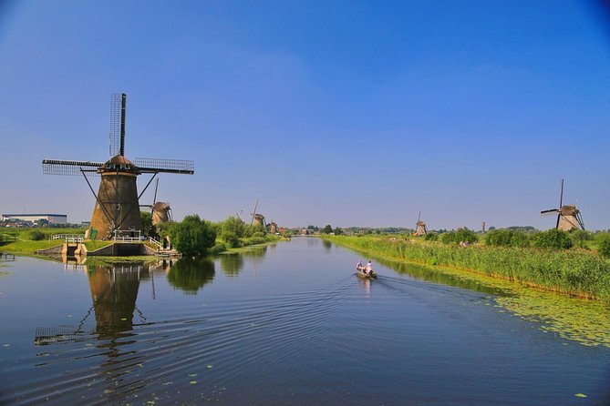 Kinderdijk private tour WINDMILLS in luxury Jaguar S Type - Why Kinderdijk makes a strong half-day from Amsterdam