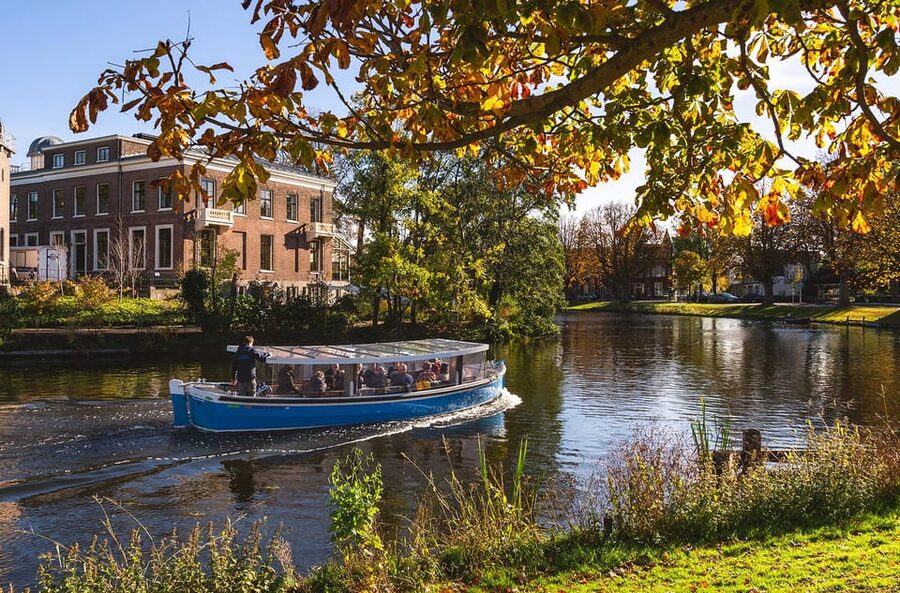 Leiden: Cruise through the Historic City Center with Guide - Why a canal ride fits Leiden so well