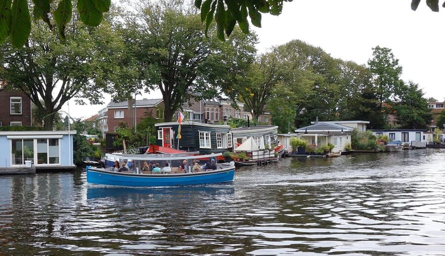 Leiden: Cruise through the Historic City Center with Guide - What you see from Blauwpoortsbrug