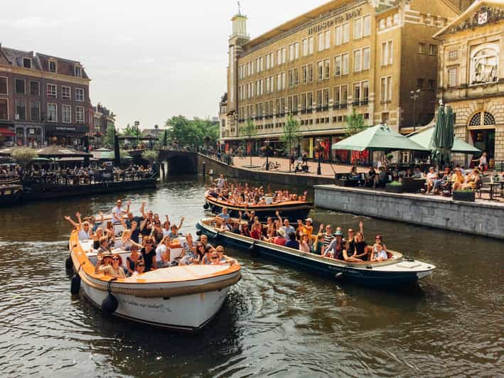Leiden: Guided City Canal Cruise - Why Leiden looks different from a canal boat