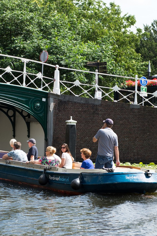 Leiden: Guided City Canal Cruise - City Hall from the water