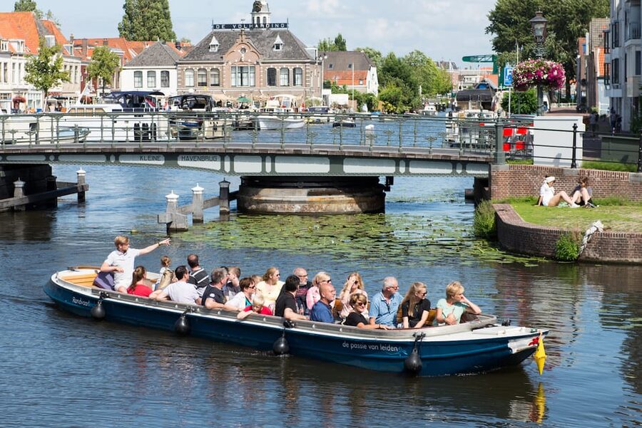 Leiden: Guided City Canal Cruise - Passing under 88 bridges