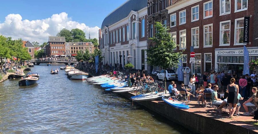 Leiden: Paddleboard Rental to Explore Leiden's Canals - Following Leiden’s canals for two hours