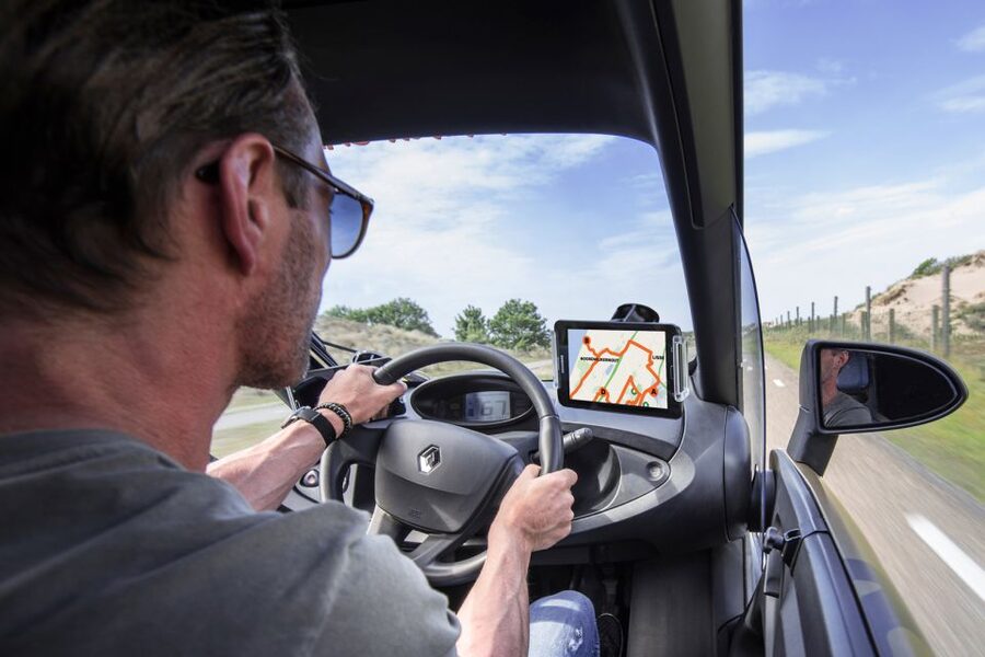 Lisse: Drive-it-Yourself Electric Dune & Beach Audio Tour - Beach stops and photo time