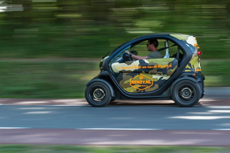 Lisse: Drive-it-Yourself History and Castle Audio Tour - Starting in Lisse and getting ready to drive
