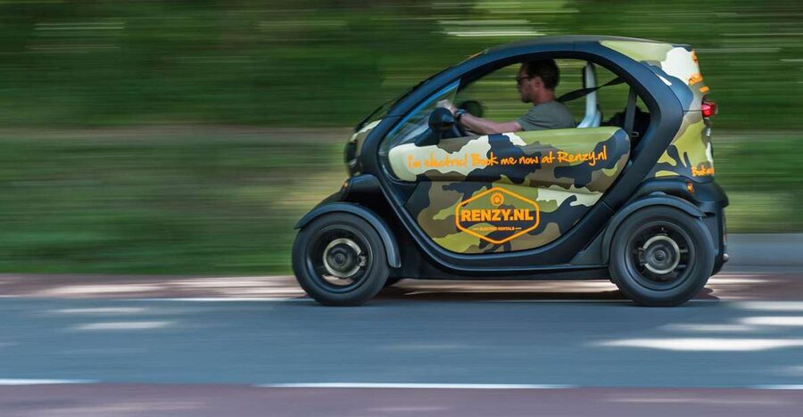 Lisse: Drive-it-Yourself History and Castle Audio Tour - Following the 41-kilometer flower region route