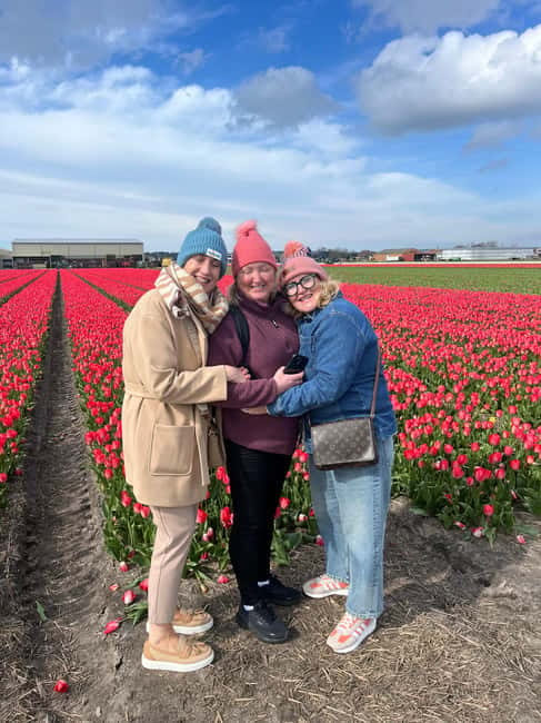 Lisse: Private Tulip Fields Tour with a Local Guide 1h Tour - Rain, clothing, and the spring season