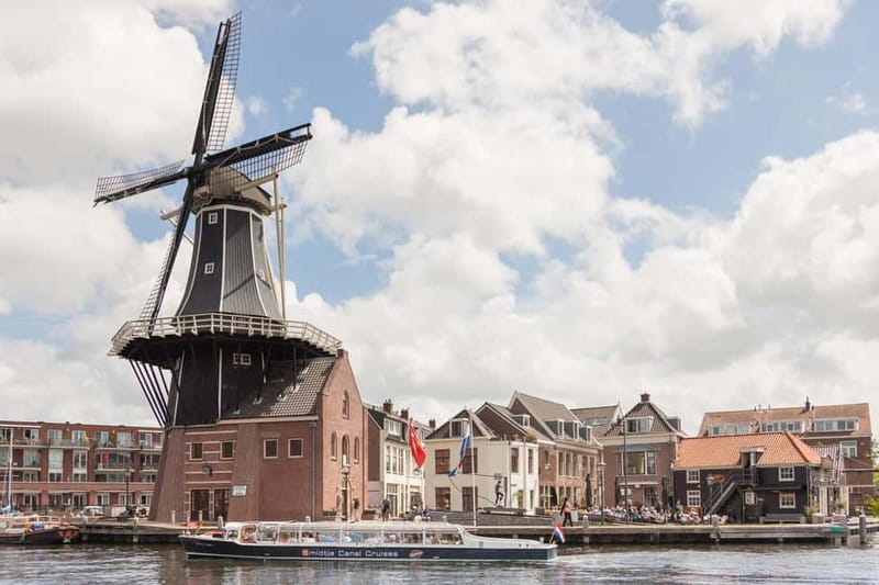 Local Cheese and Wine Cruise through Haarlem - What happens during the 90 minutes