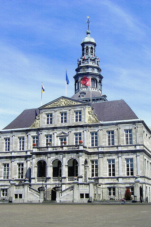 Maastricht: Day trip from Amsterdam with 3 country point - Is $162 a fair price?