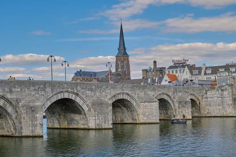 Maastricht: Day trip from Amsterdam with 3 country point - Leaving Amsterdam for the Limburg hills