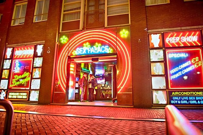MUST DO: Amsterdam's Red Light District tour with a local - Why this Amsterdam walk is more than a red-light spectacle