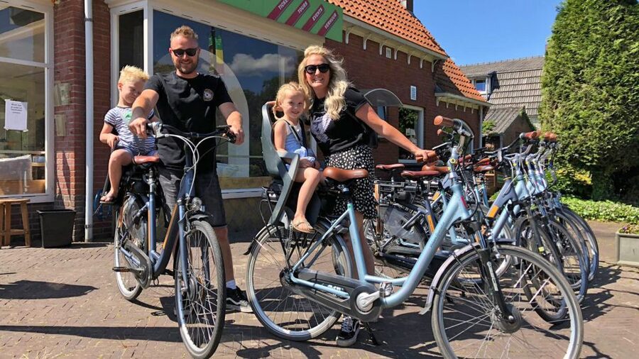 Otterlo: De Hoge Veluwe National Park Entry & E-bike - Sint Hubertus, the park’s architectural stop