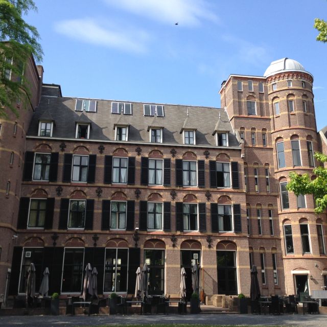 Oudenbosch: Guided City Walk - The Former City Hall and the Zouaves Museum