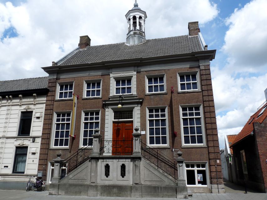 Oudenbosch: Guided City Walk - The Chapel of Saint Louis Behind the Gate