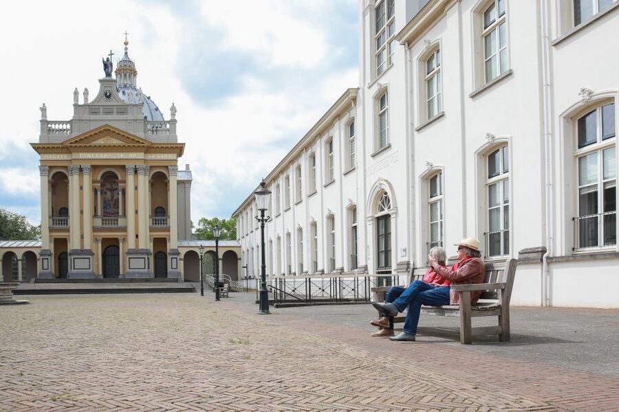 Oudenbosch: Guided City Walk - Oudenbosch Train Station and the Town’s Ambition