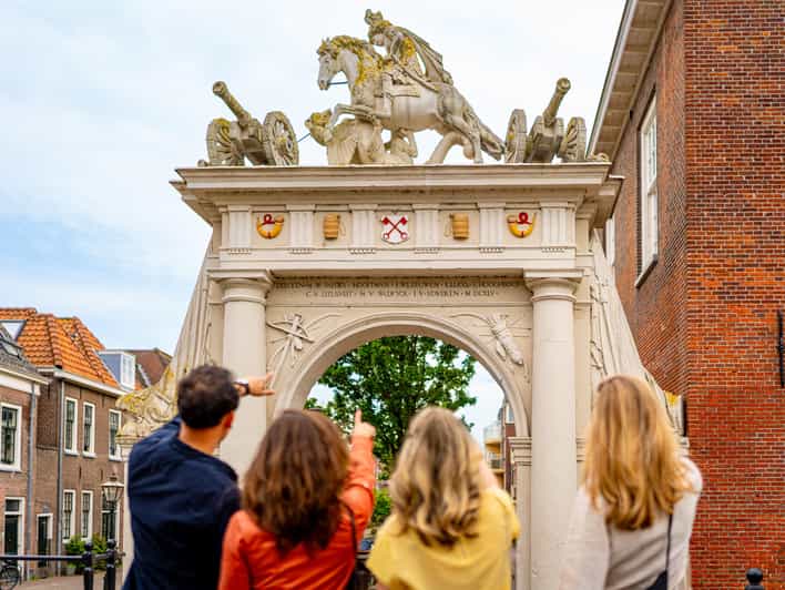 Outside Escape Amsterdam with your friend(s) and have fun! - A Rembrandt mystery through central Amsterdam