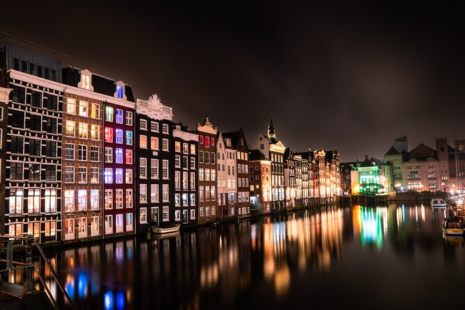 Photoshoot Experience in Amsterdam - Starting at Dam Square and Madame Tussauds