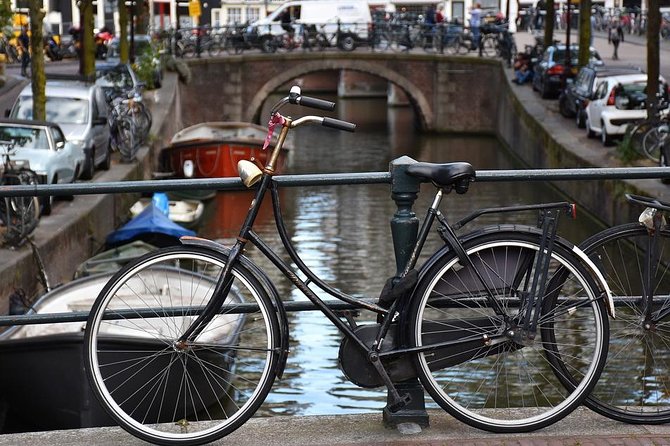 Private Amsterdam City Highlights Bike Tour (PRIVATE GUIDE) - What makes the guides important