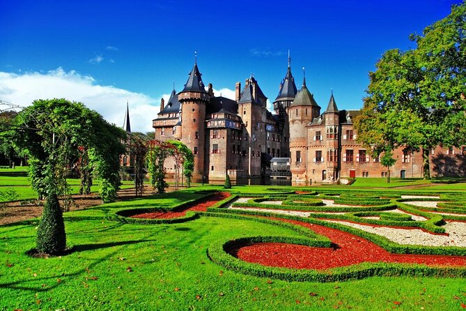 Private day trip to the Dutch castles from Amsterdam - Two Dutch castles that tell very different stories