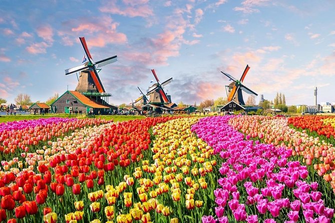 Private Day Trip to Zaanse Schans, Volendam & Marken from Amsterdam - Volendam brings the fishing-village atmosphere
