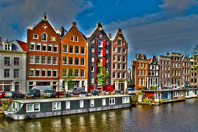 Private departure transfer from Amsterdam to Schiphol Airport (AMS) - A private ride that removes the last airport headache
