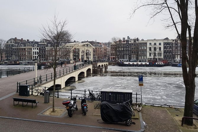 Private Dutch Pancake Cooking Class in an Amsterdam Canal Home - The personal side of meeting Fusina