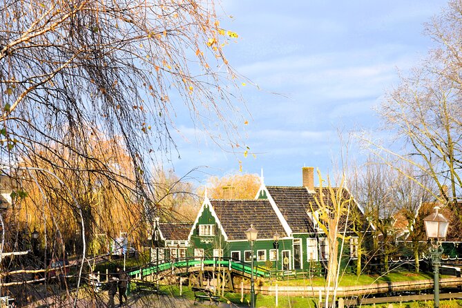 Private Guided Keukenhof Gardens and Zaanse Schans Tour - Who should book this experience?