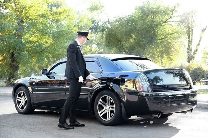 Private One way Transfer Amsterdam Airport to Amsterdam - The real test is finding the driver at Schiphol