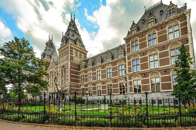 Private Rijksmuseum Tour- The Dutch Masters, Rembrandt & Vermeer - Meeting at Museumplein and Cobra Café