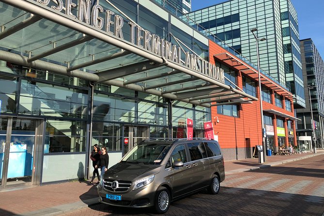 Private Roundtrip Transfer Schiphol Airport to Amsterdam - The ride into Amsterdam takes about 45 minutes