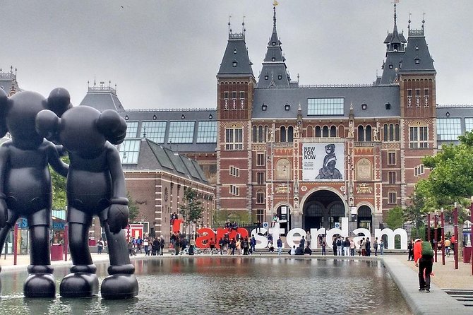 Private Taxi Transfer from cruise port in Amsterdam to a hotel in Amsterdam - A 25-minute ride in a private Mercedes