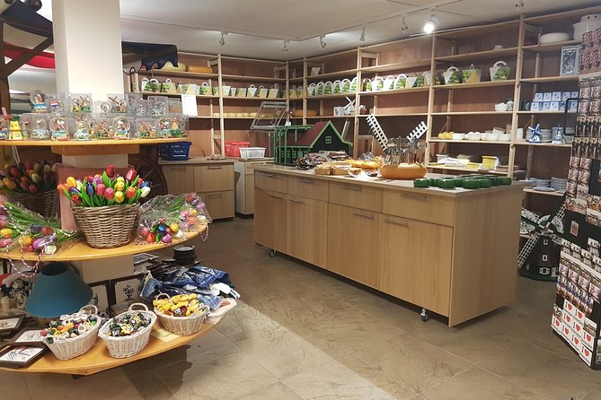 Private Tour of Simonehoeve Cheese Farm and Clog Factory - Should you book the Simonehoeve experience?