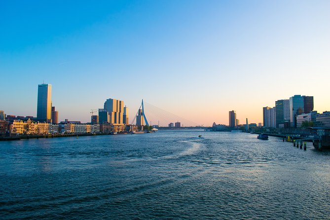 Private Tour: Rotterdam Walking Tour Including Harbor Cruise - Why Rotterdam needs a guide on foot