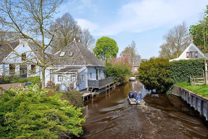 Private Tour Zaanse Schans Windmills and Volendam in Jaguar - What the private format changes
