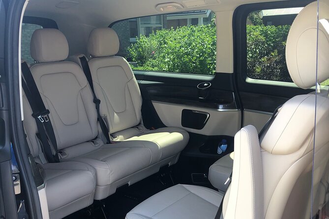 Private transfer Schiphol (AMS) to or from Rotterdam - The driver can shape the whole ride