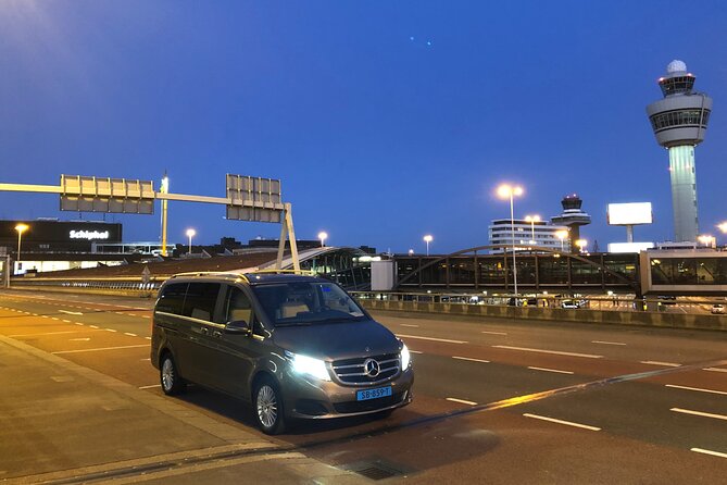 Private transfer Schiphol (AMS) to or from Rotterdam - Booking details that matter