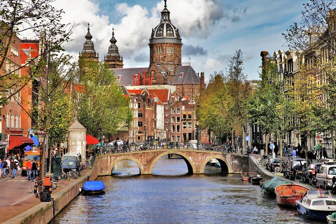 Private walking tour Amsterdam. English or Spanish. - Why the private format matters