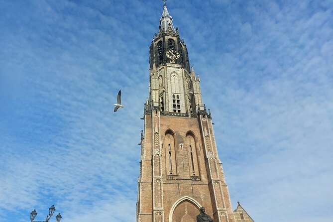 Private Walking Tour of Delft: Dive into the Dutch Golden Age - Oude Delft canal and the Dutch water bargain
