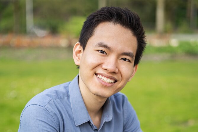 Professional Tinder Photo Session in Amsterdam - Edited photos and what you should look for