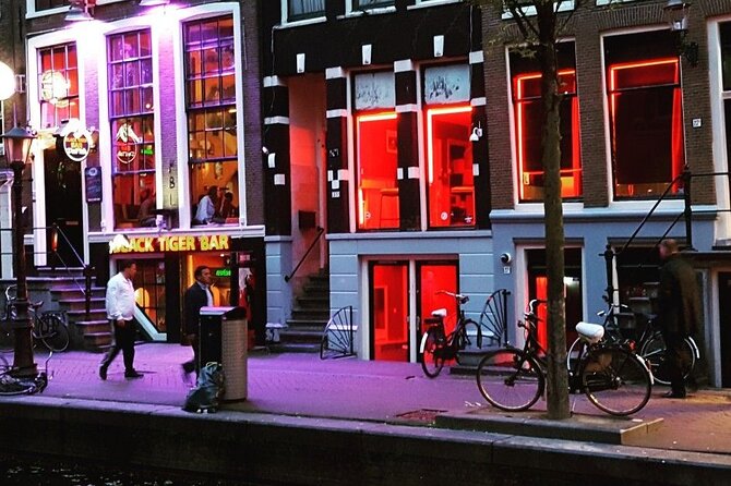 Red Light District Primetime Private Tour for 18+ Only - De Wallen at prime time