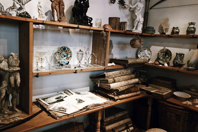 Rembrandt House & Neighborhood Exclusive Guided Walking Tour - Inside Rembrandt House from 1639 to 1656