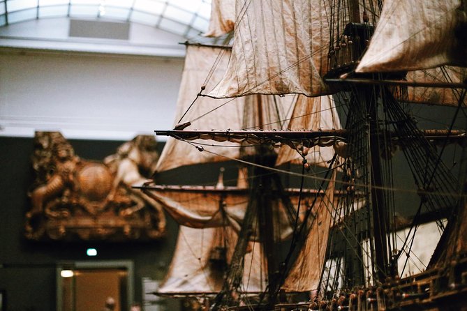 Rijksmuseum Amsterdam Exclusive Guided Tour w/ Reserved Entry - How the guide’s style shapes the visit