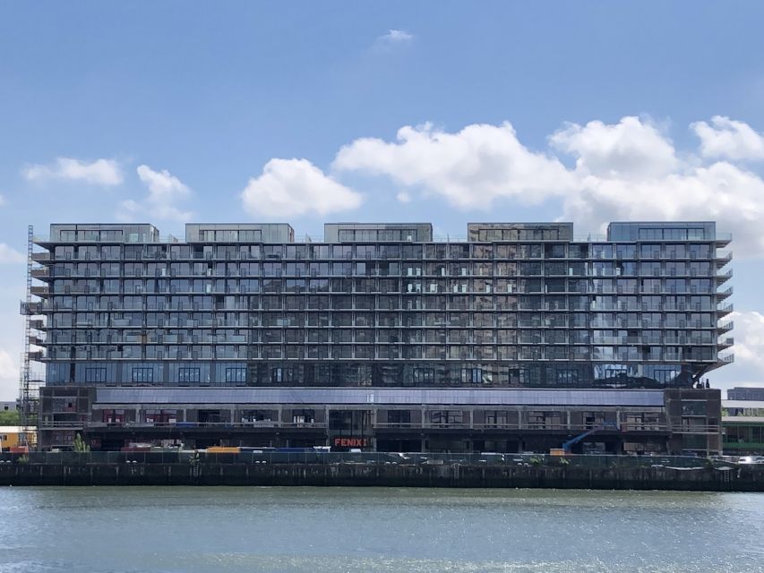 Rotterdam Architecture: Centre and South Bank with watertaxi - The South Bank and a former harbor district