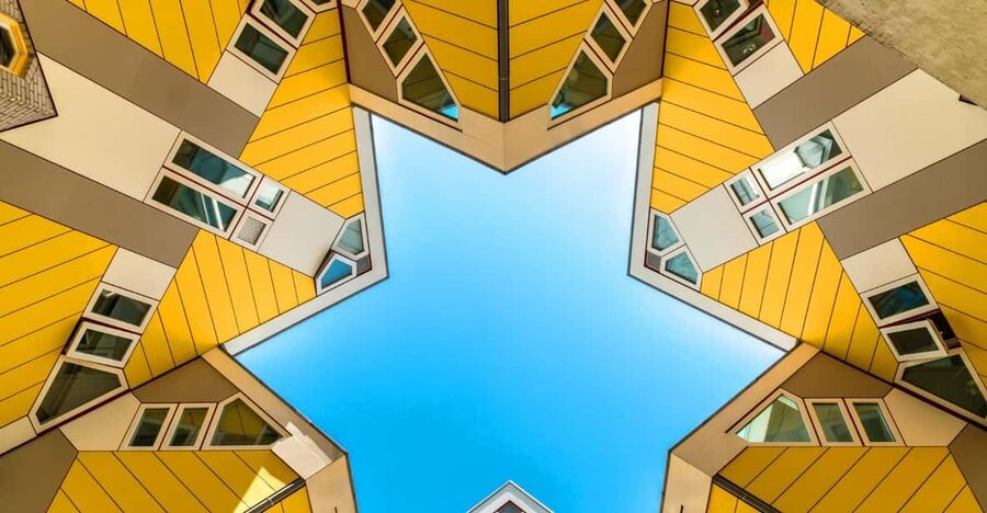 Rotterdam: Capture the most Photogenic Spots with a Local - Starting at Delftse Poort and Rotterdam Centraal
