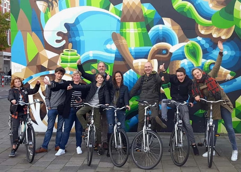Rotterdam: City Highlights Guided Bike Tour - Rotterdam makes sense from two wheels